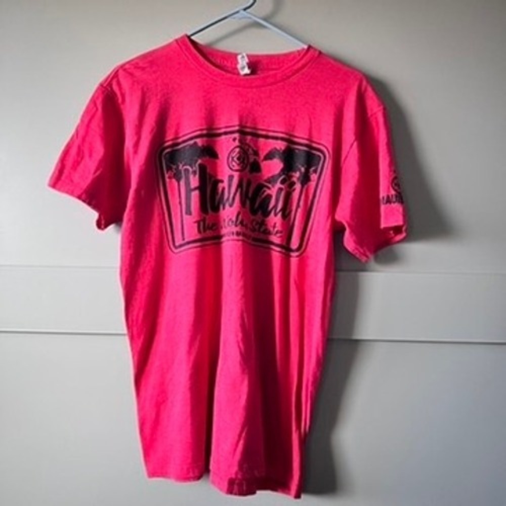 Maui Built T Shirt Mens Medium Red‎ Hawaii Aloha State Graphic Tee Short Sleeve